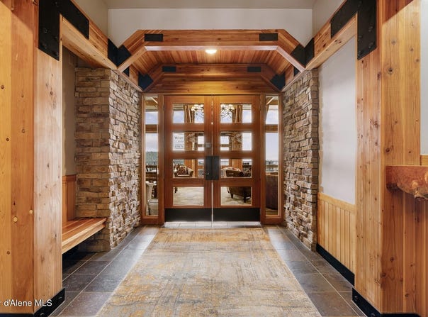 124 Village Ln, Sandpoint, ID 83864