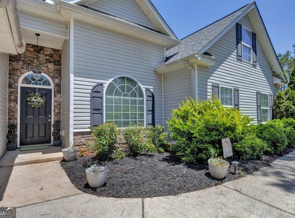 10 PINE SHADOW Circle, Covington, GA 30016