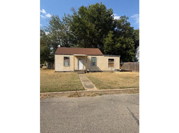 1622 W Cedar, Durant, OK 74701