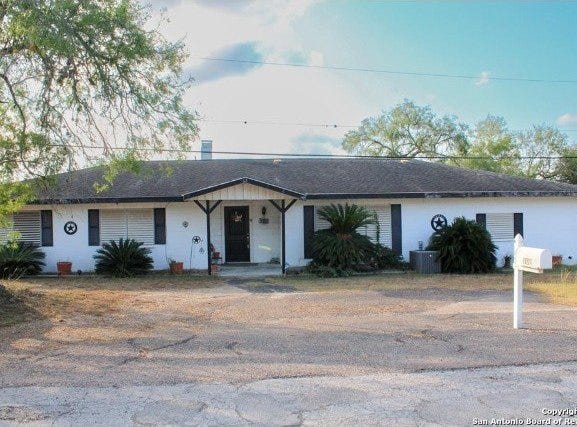 102 Holman Street, Mathis, TX 78368