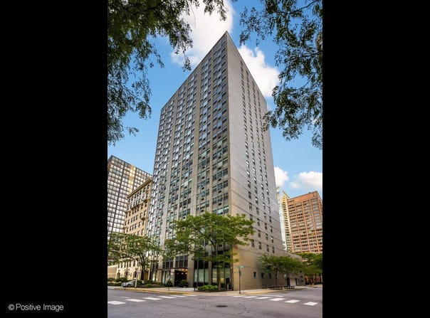 253 E Delaware Place, Chicago, IL 60611