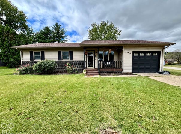 209 N Gilbert Street, Clinton, IN 47842