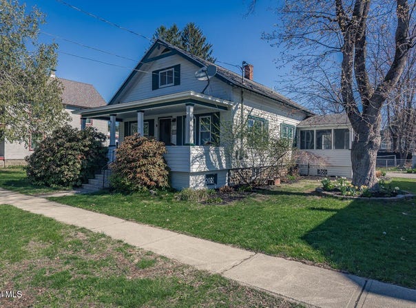 38 1st Avenue, Broadalbin, NY 12025