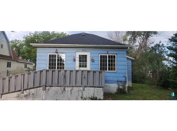 411 N Adams St, Salem, SD 57058