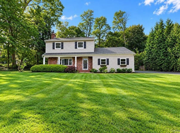 2 Salem Drive, Stony Brook, NY 11790