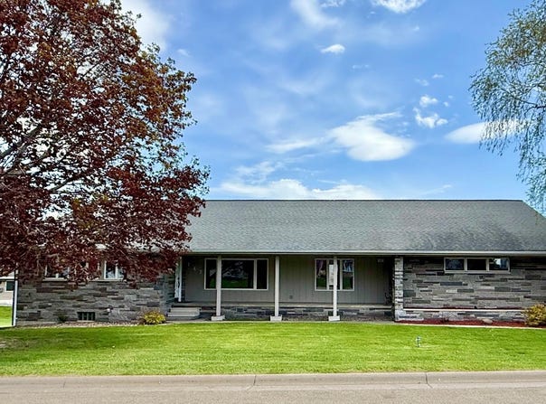 147 4th Avenue SE, Spring Grove, MN 55974