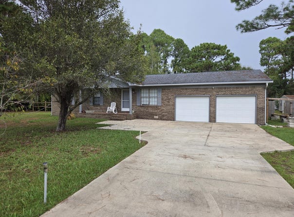 8962 Eagle Nest Drive, Navarre, FL 32566