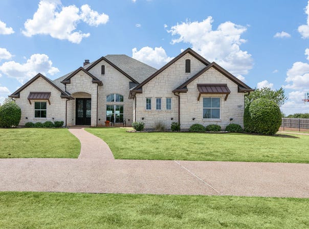 202 Camino Del Rancho, Lorena, TX 76655