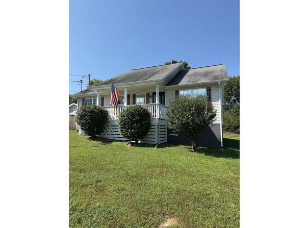 202 Sandy Circle, LaFollette, TN 37766