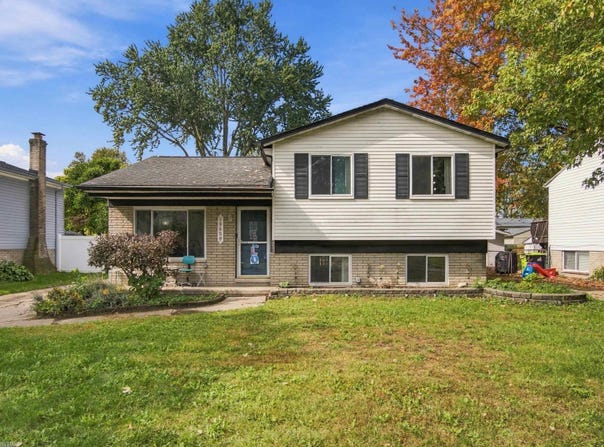 39639 Chart Street, Harrison Twp, MI 48045