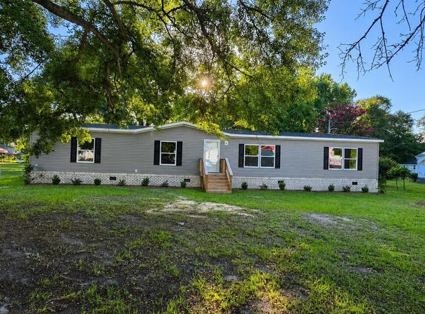 1284 Pocahontas Circle, Manning, SC 29102