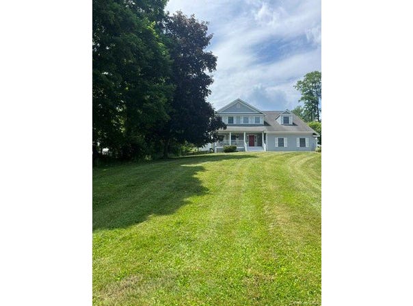 9 Mystic Glen Place, Fishkill, NY 12524