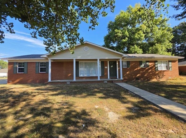302 Mildred Dr, Wynne, AR 72396-3611