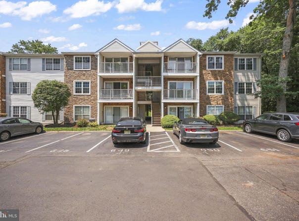 27 JUNIPER Way, HAMILTON, NJ 08619
