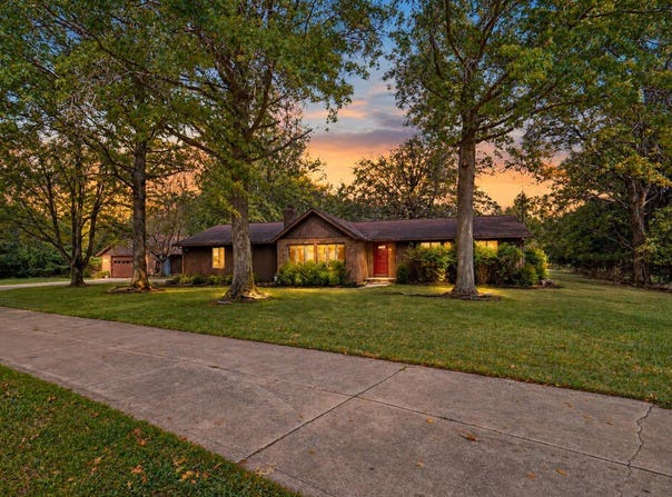 1980 Walker Lake Road, Ontario, OH 44906