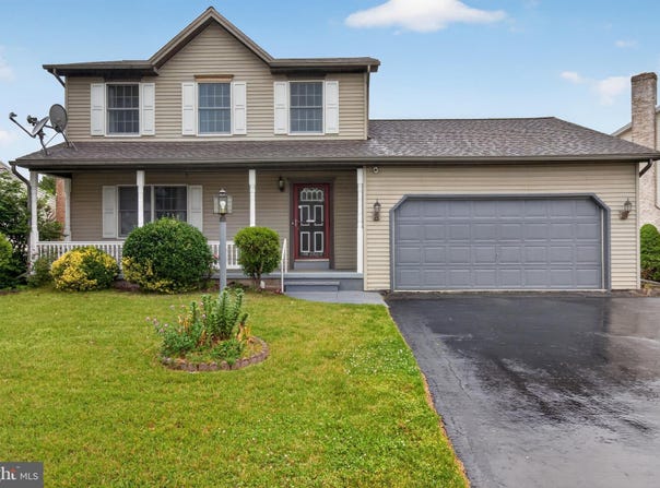 2 WINDSOR Way, CAMP HILL, PA 17011