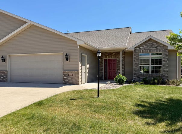 1362 CANDLELIGHT Lane, FOND DU LAC, WI 54935-7537