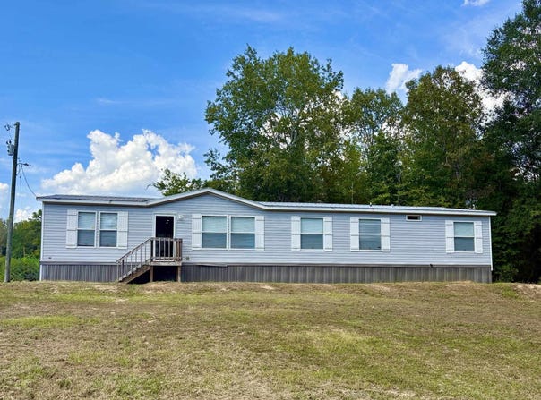 447 CR 338, De Berry, TX 75639
