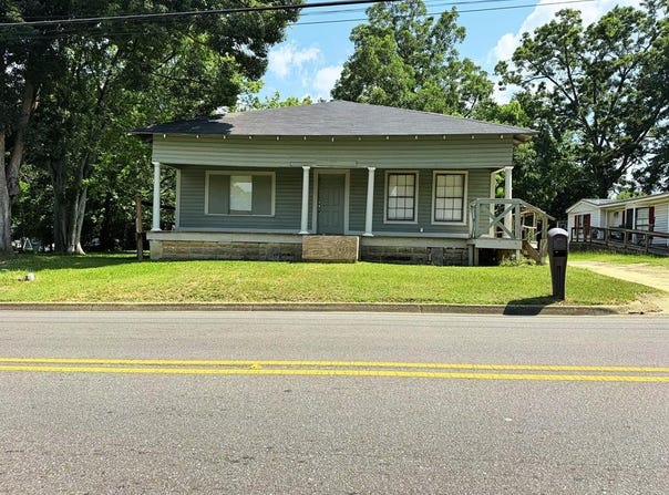 1378 E Burdeshaw St, Dothan, AL 36303