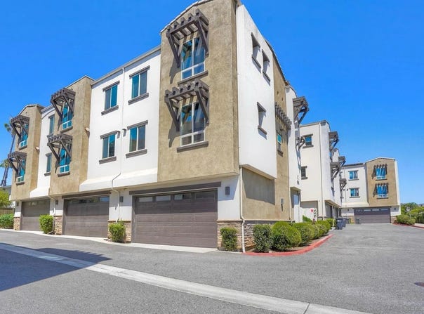 8850 Olive Ln, Santee, CA 92071