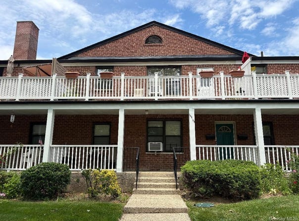 196-69 73 Avenue, Fresh Meadows, NY 11366