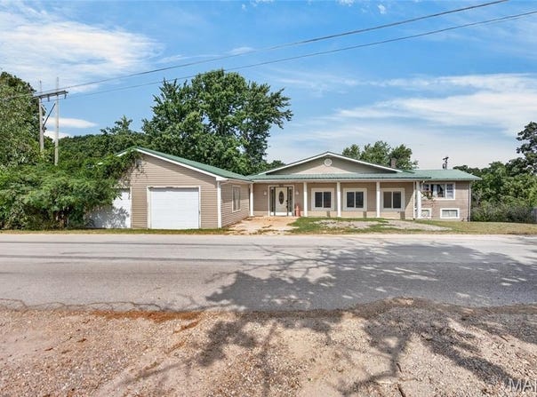 15905 Hardin Lane, St Robert, MO 65584