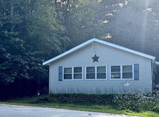 83 West Shore Drive, Raymond, NH 03077