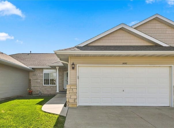 3642 Stoneview Circle SW, Cedar Rapids, IA 52404