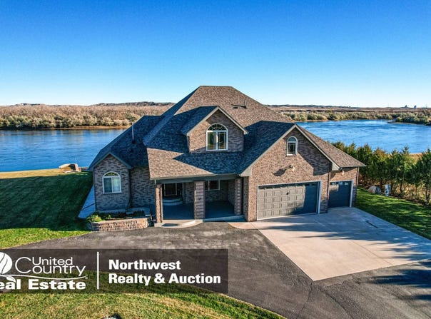 18 Idlewild Dr, Nashua, MT 59248