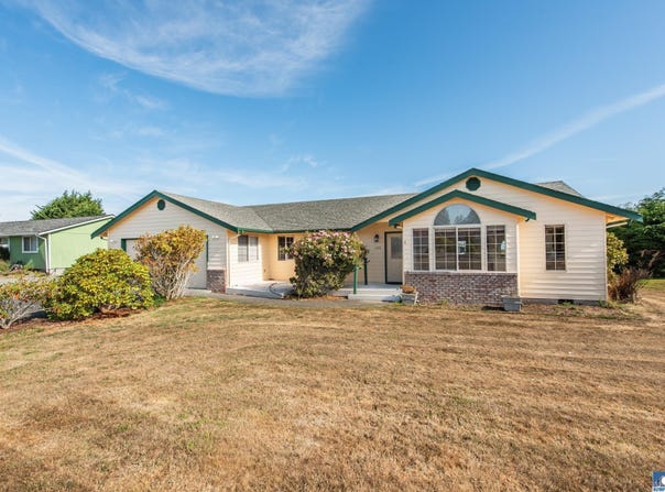100 Bay View St, Sequim, WA 98382
