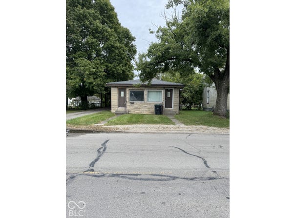 2802 S Hackley, Muncie, IN 47302