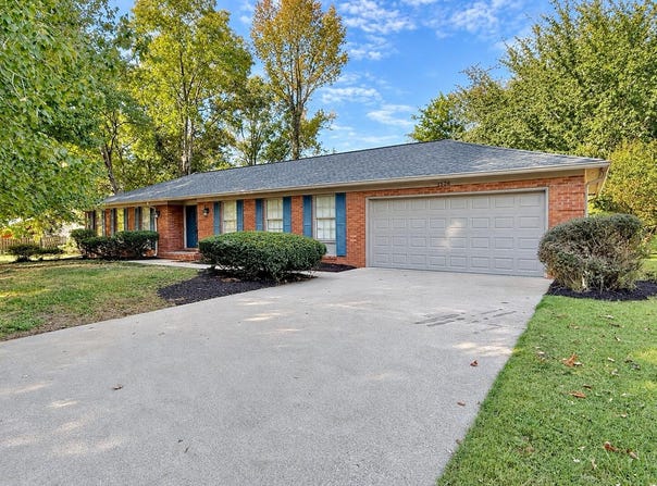 1526 Beckett Drive, Murray, KY 42071