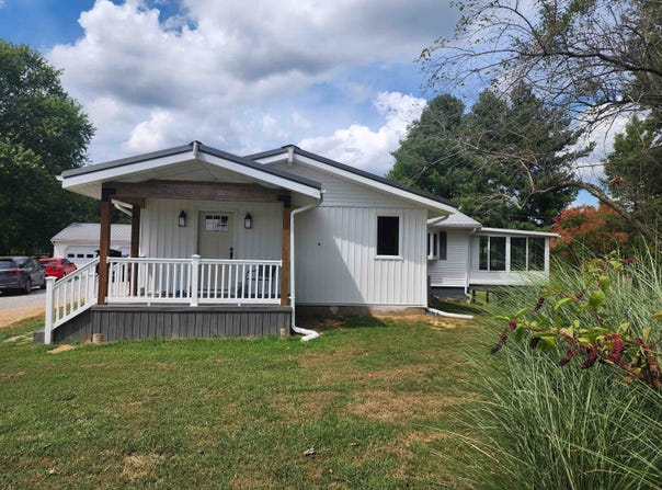 424 State Route 1063, Dixon, KY