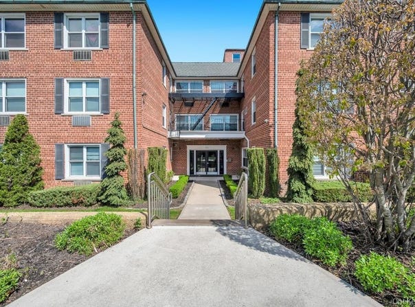 111 S Centre Avenue, Rockville Centre, NY 11570