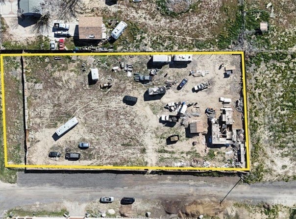 4 Ave Q4, Sun Village, CA 93543