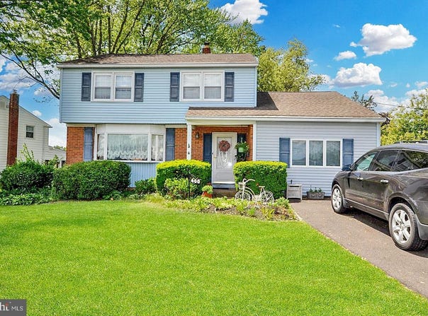 400 S ARTHUR DR, EDGEWATER PARK, NJ 08010