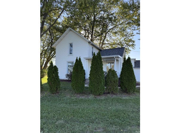 3534 State Road 327, Corunna, IN 46730