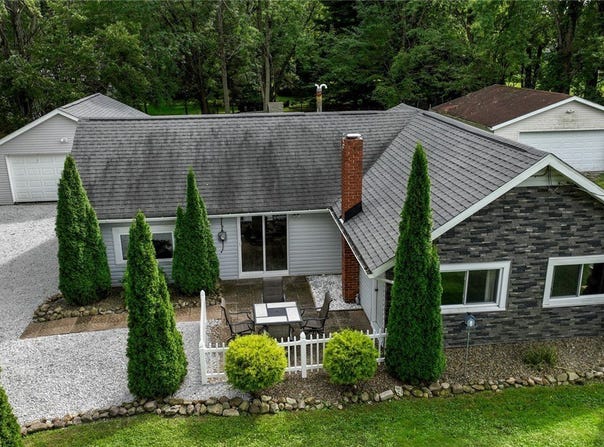 325 N River Road, Munroe Falls, OH 44262