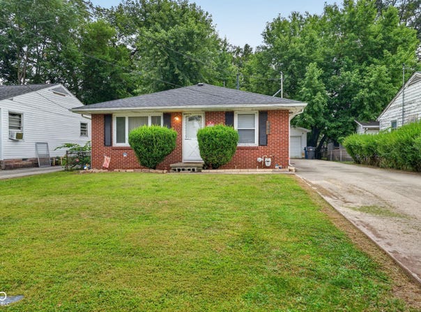 2607 E 8th Street, Anderson, IN 46012