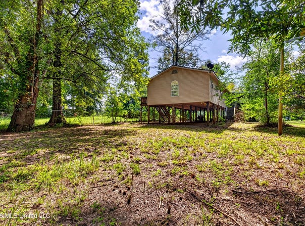 1713 Deer Lane, Lucedale, MS 39452
