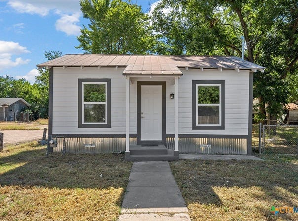 1803 N Fannin Avenue, Cameron, TX 76520
