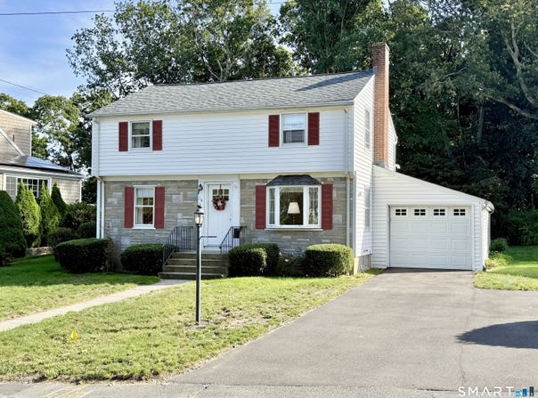 16 Aron Avenue, Waterbury, CT 06708