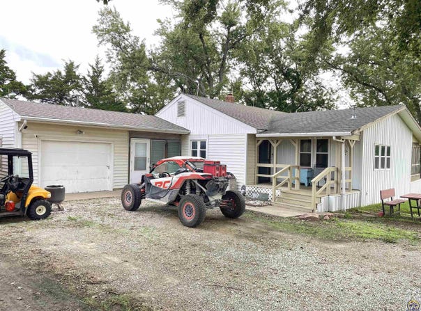 4954 Clark RD, Meriden, KS 66512