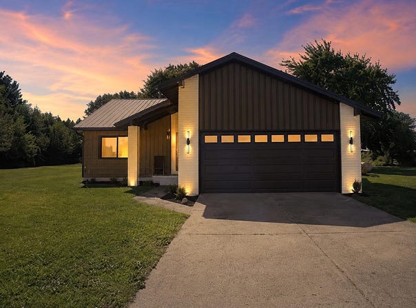 13805 Riverside Drive, Constantine, MI 49042