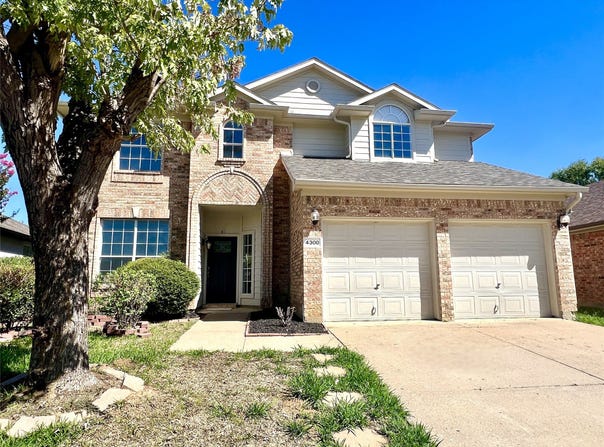 4300 Stone Hollow Way, Fort Worth, TX 76040