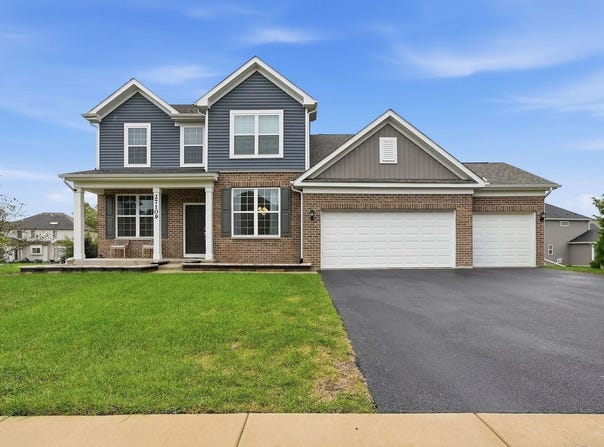 27109 Rustic Wood Lane, Plainfield, IL 60585