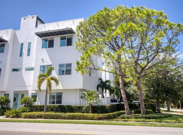 3100 W PAUL Avenue, TAMPA, FL 33611