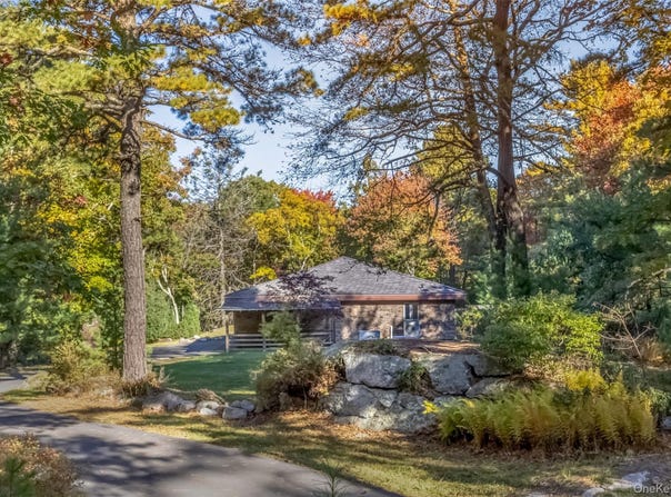 296 Circle Road, Cragsmoor, NY 12420