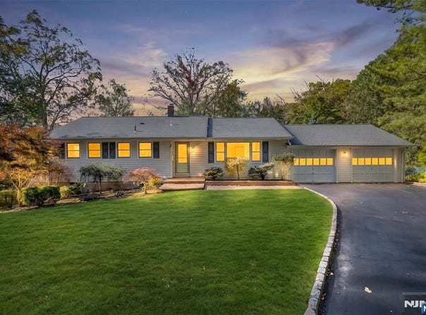 73 W Cedar Place, Ramsey, NJ 07446