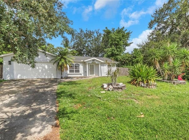 2001 48th St SW, NAPLES, FL 34116
